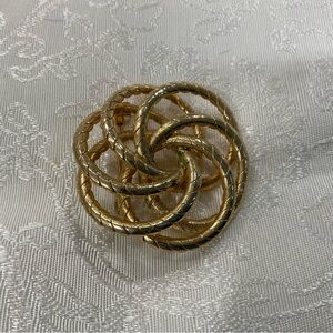 Gold-Tone Knotted Circle Brooch - Women Jewelry vintage 1970s